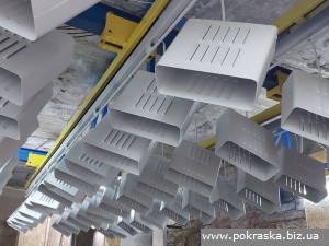Верхняя подвеска окрашиваемых деталей